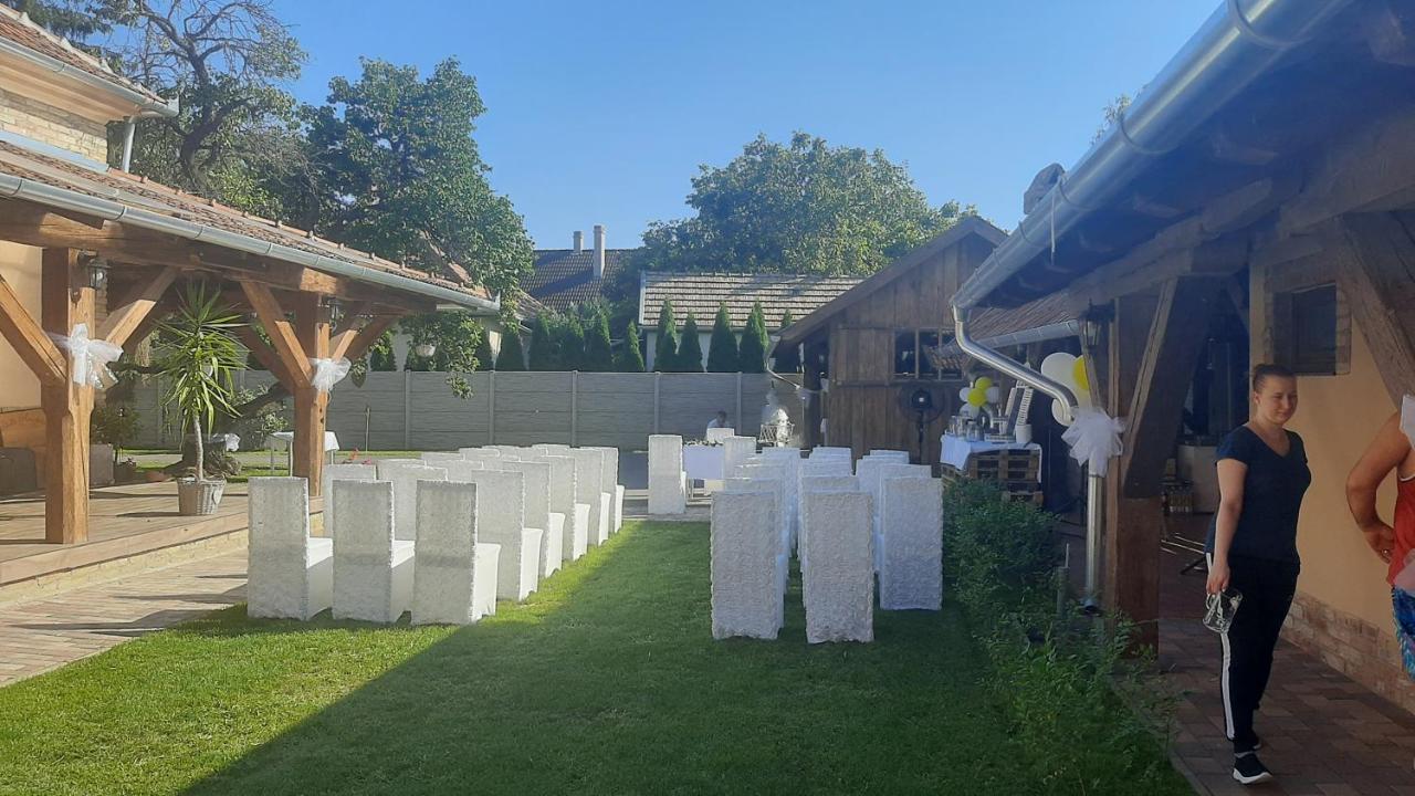 Villa Rusztika Gyula Eksteriør billede